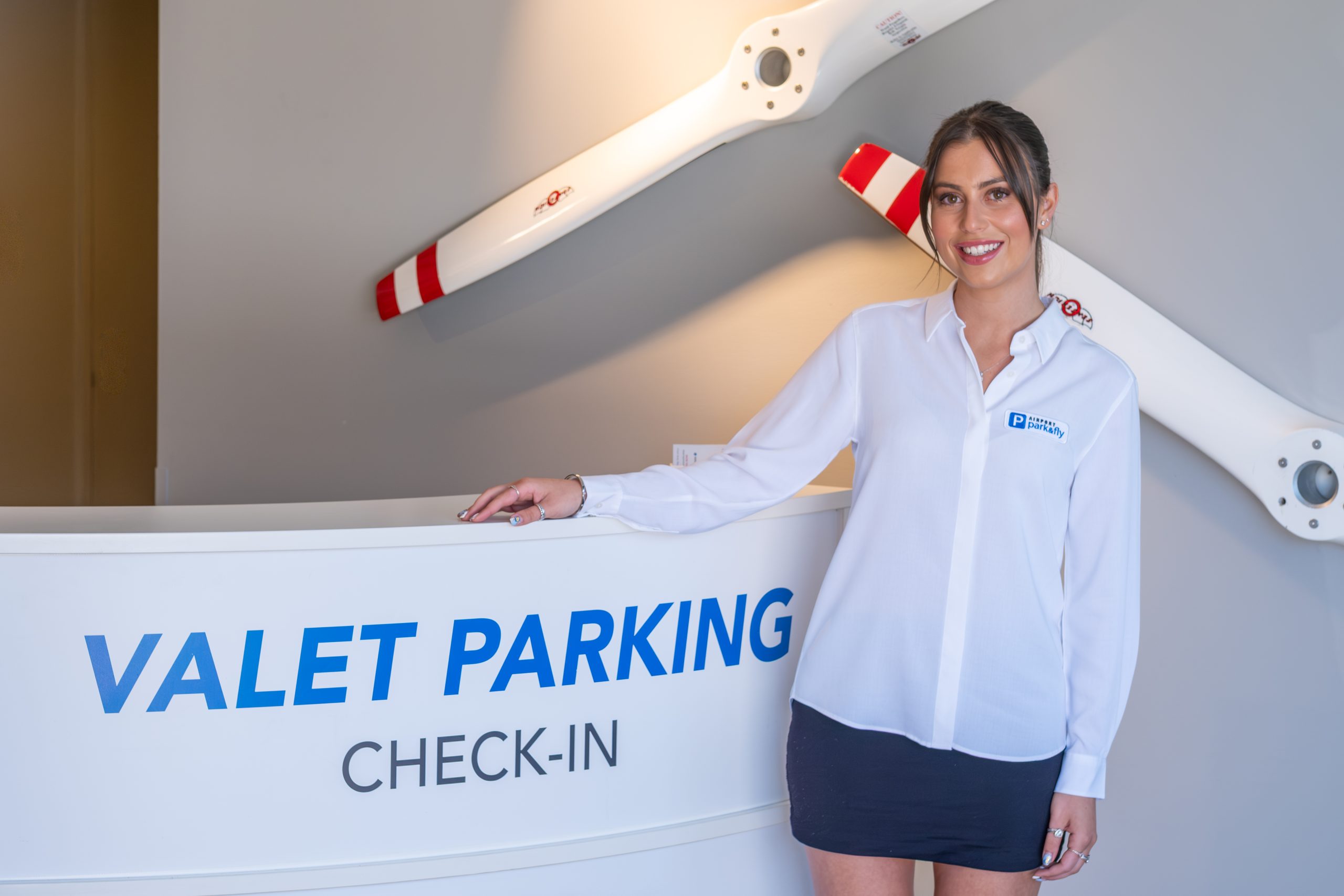 Valet parking check-in desk at Airport Park and Fly